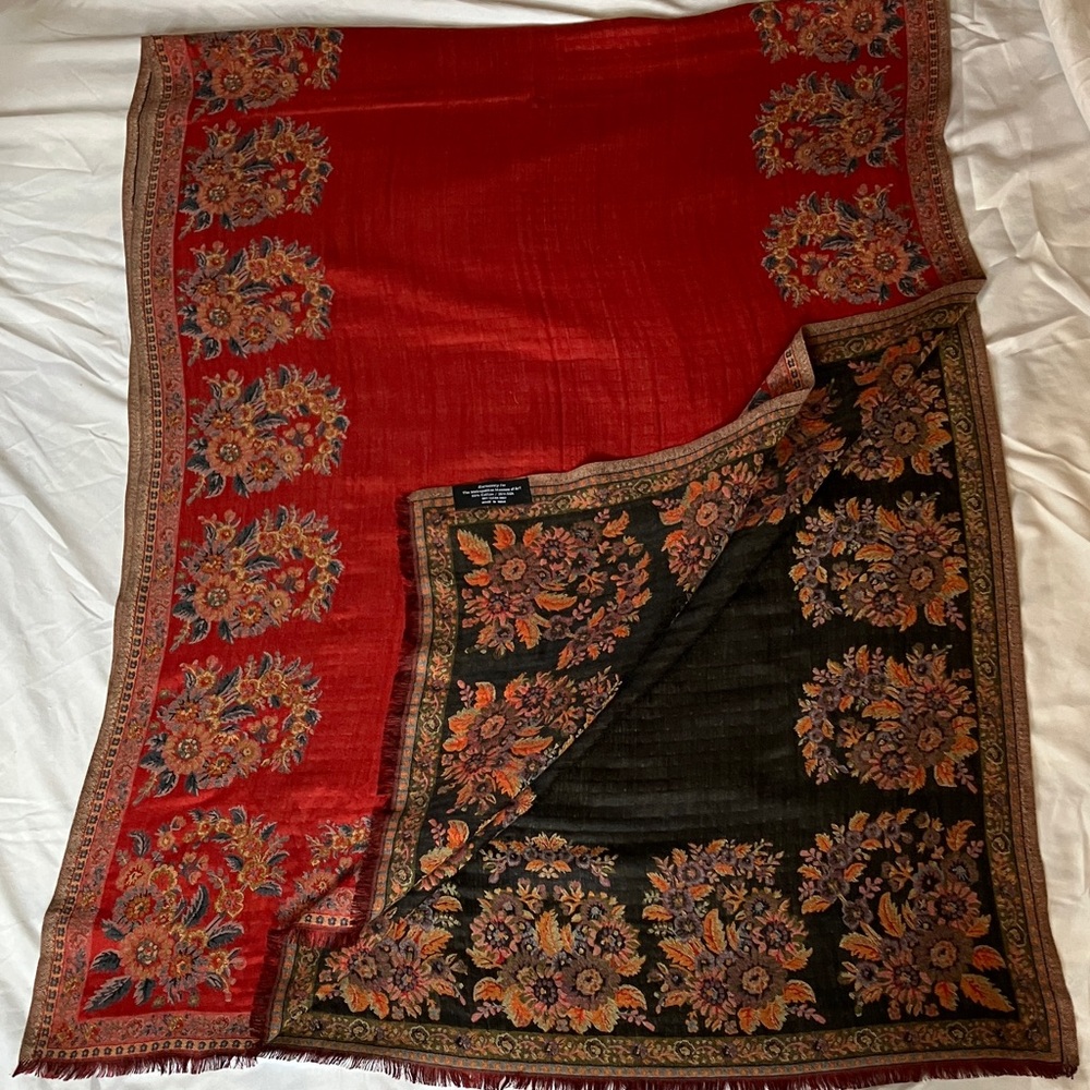 Elegant Floral Red Scarf - Picture 3 of 6